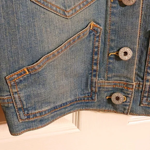Vintage Levi's Cropped Trucker Jacket - Picture 4 of 6